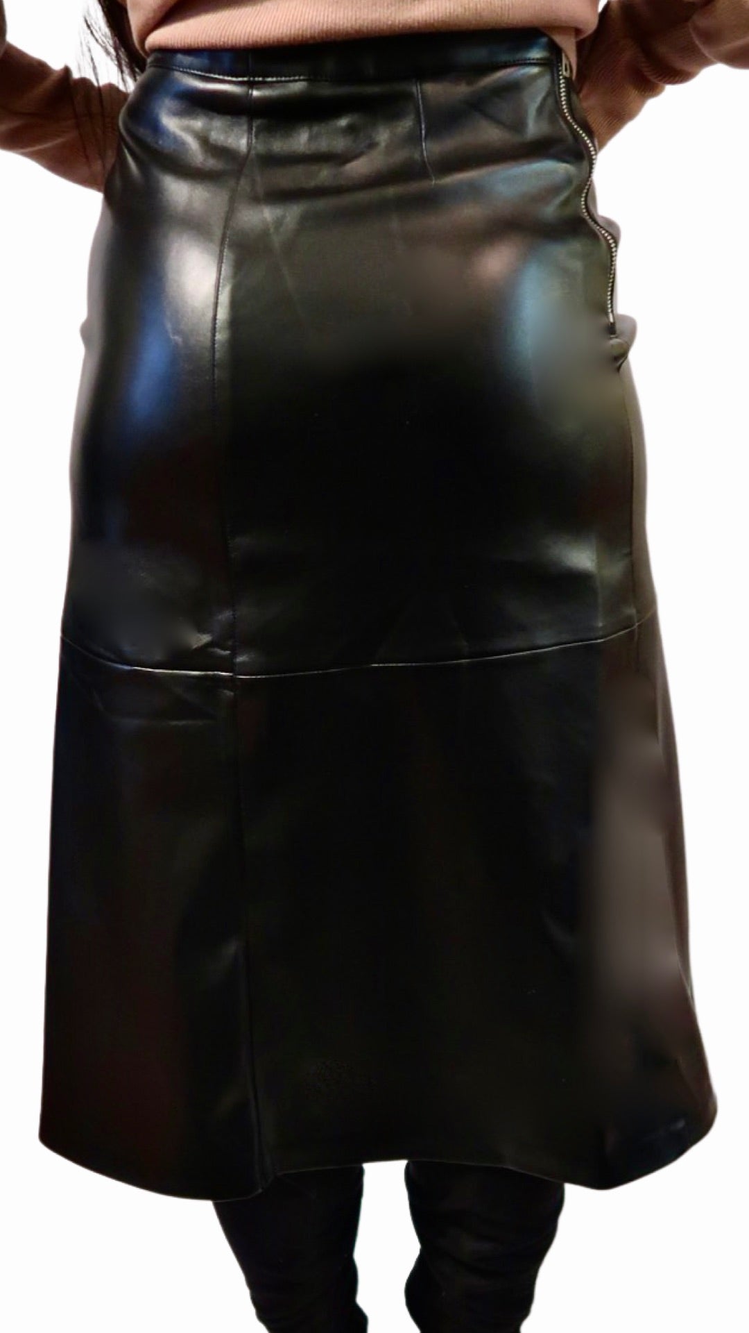 LEATHER SKIRT W/SLIT