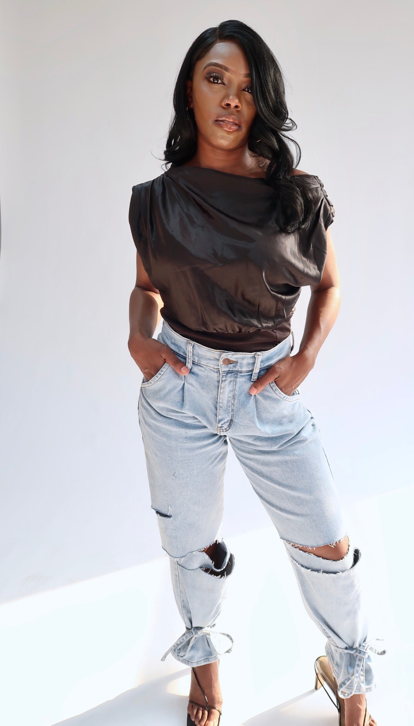 RIPPED AND TIED JEANS